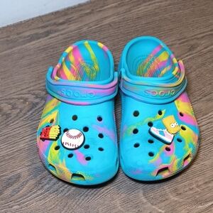 CROCS Kids Tie-Dye Aqua with Pink & Yellow Clog Sandals With Croc Charms S-J2 Y1